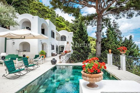 A massive estate in the heart of Capri Capri Island, Dream Summer, Capri Italy, Summer Getaway, Lake Garda, Positano, Luxury Vacation, Amalfi Coast, Luxury Villa