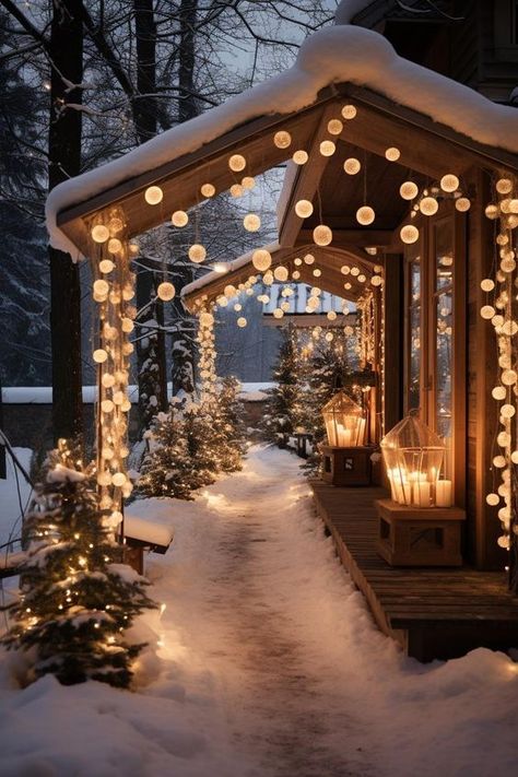 Christmas Reading, Christmas Porch, Christmas Mood, Christmas Love, Christmas Aesthetic, Outdoor Christmas Decorations, Cozy Christmas, Winter Scenes, Outdoor Christmas