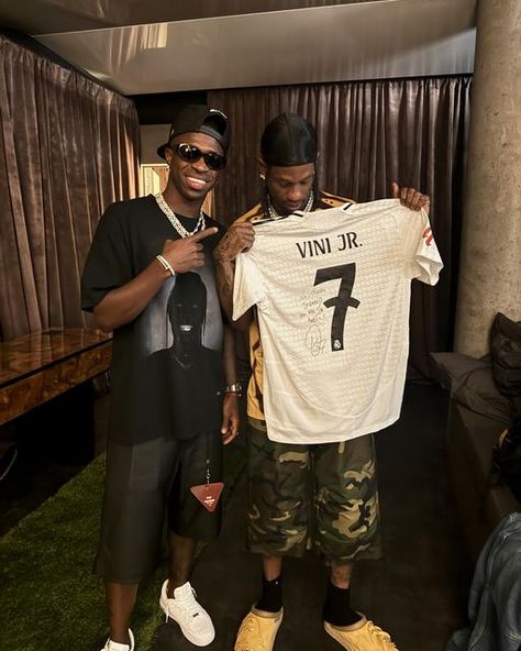 Vinicius Jr. ⚡️🇧🇷 on Instagram: "I knowwwww
I knowwwwwww
I knowwwwwwwww @travisscott 🌵🤝🏿7️⃣" Travis Scott Aesthetic, Travis Scot, Travis Scott Wallpapers, Goofy Face, Meaningful Pictures, Rap Aesthetic, Mens Fashion Streetwear, Best Rapper, August 1