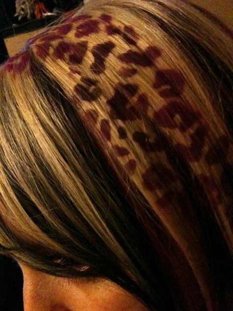 Hair Stencil, Animal Print Hair, Halloweenský Makeup, Hair Pattern, Hair Stenciling, Hair Print, Leopard Print Hair, Leopard Hair, Hair Patterns