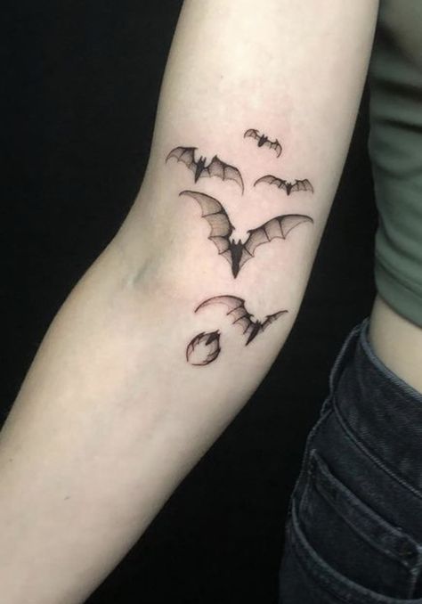 Bat Rib Cage Tattoo, Elbow Bat Tattoo, Vampire Tatoos Ideas, Bat Tattoo On Arm, Bat Tattoo On Hand, Bats Tattoo Arm, Tattoo Ideas Vampire, Bat Hip Tattoo, Little Bats Tattoo