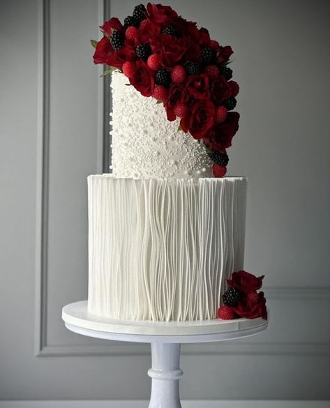 Red Velvet Cake Wedding Design, Nutella Birthday Cake, Classy Wedding Cakes, Volcano Cake, Blue Magnolia, Cupcake Cake Designs, Dream Wedding Cake, Funny Birthday Cakes, Dream Wedding Decorations