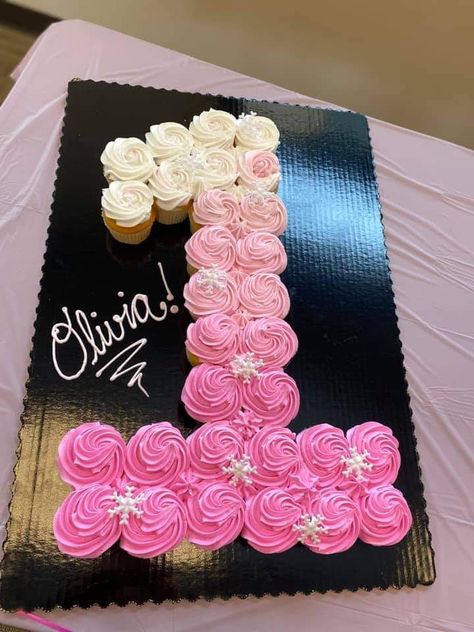 Cupcakes Arranged In Numbers, Number 1 Cupcake Pull Apart, Number One Pull Apart Cupcakes, Pull Apart 1st Birthday Cake, Pink Pull Apart Cupcake Cake, 1 Shaped Cupcake Cake, Number 1 Pull Apart Cupcakes, Pull Apart Cupcake Cake Birthday Girl, Sweet One Cupcake Cake