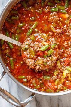 Hamburger Soup - #soup #recipe #eatwell101 - Simmered to perfection and designed to satisfy, this hearty beef soup is loaded with good-for-you ingredients! - #recipe by #eatwell101 #turkeyrecipe Soup Low Carb, Beef Soup Recipes, Hamburger Soup, Boiled Egg Diet Plan, Keto Soup, Low Carb Soup, Beef Soup, Diet Keto, Low Carb Keto Recipes