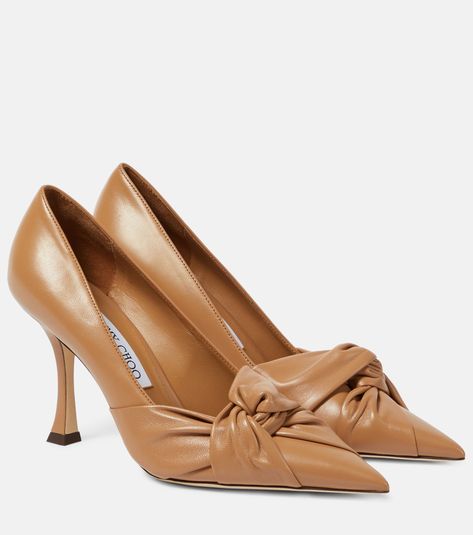 Hedera 90 leather pumps in beige - Jimmy Choo | Mytheresa Designer Shopping, Jimmy Choo Heels, Designer Pumps, Sheepskin Boots, Evening Shoes, Jimmy Choo Shoes, Wide Brimmed Hats, High Heel Pumps, Leather Pumps