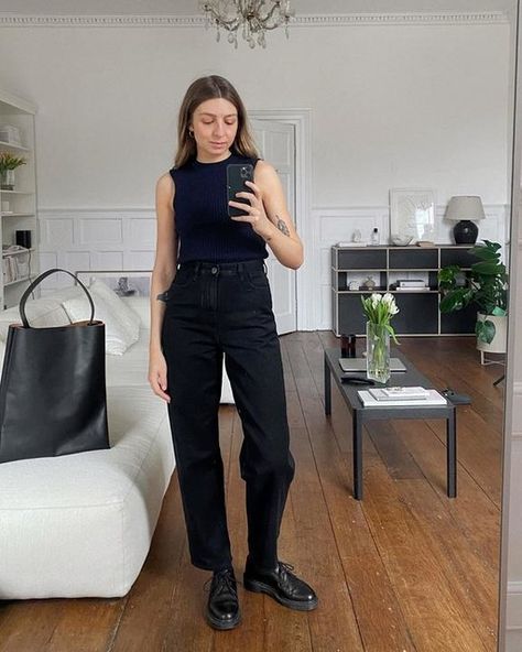 Brittany Bathgate, High Waisted Jeans Outfit, Normcore Fashion, High Waisted Black Jeans, Jeans Outfit Summer, Black Jeans Outfit, Ankle Length Jeans, Jeans Outfit, Tapered Jeans