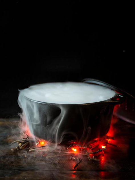 Dry Ice Tips for Halloween Use Dry Ice Cauldron, Dry Ice Halloween, Harry Potter Halloween Decorations, October Decor, Modern Halloween Decor, Halloween Brooms, Pumpkin Stack, Dammit Doll, Appetizers For Kids