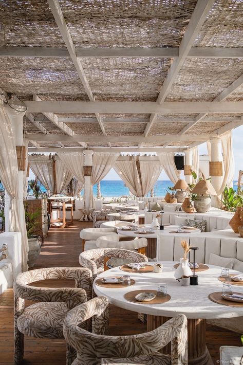 Beach Restaurant Design, Rooftop Restaurant Design, Cabo Vacation, Casa Cook, Outdoor Restaurant Design, Resort Architecture, Beach Lounge, Beach Cafe, Resort Design