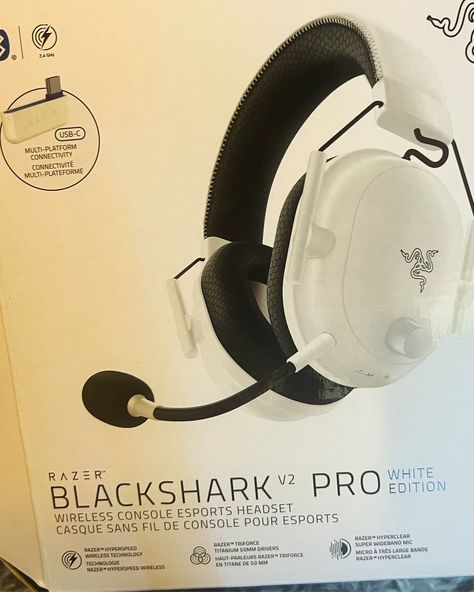 🚨 Game changer alert! 🚨 The Razer BlackShark V2 Pro Wireless is here, and it’s taking my gaming experience to the next level! Whether I’m on my PS5, Switch, or PC, the crystal-clear audio, powerful bass, and THX Spatial Audio deliver insane immersion. 🎧🔥 Not only does it offer pro-grade sound quality, but the comfort? Unmatched. The ultra-soft memory foam cushions keep me locked in during those long gaming marathons without any discomfort. 🎮 And let’s talk about the 70-hour battery life! No... Marathons, Foam Cushions, Sound Quality, Game Changer, Battery Life, Crystal Clear, Talk About, Memory Foam, Bass