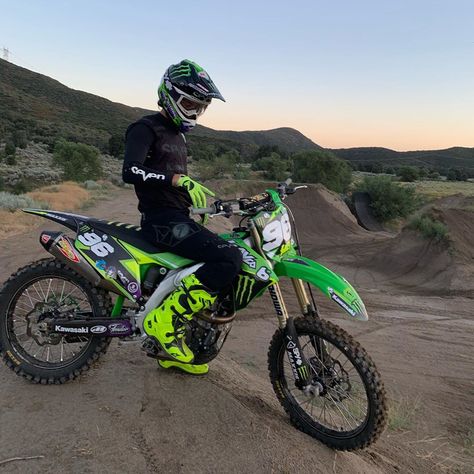 Off Road Bikes Motorcycles, Motocross Aesthetic, Axell Hodges, Dirt Bike Track, Off Road Moto, Ktm Dirt Bikes, Enduro Motorcycles, Dirt Bike Gear, Enduro Motocross