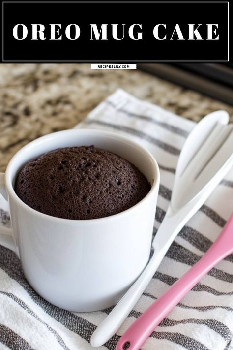 Easy Oreo Mug Cake Recipe, Last Minute Dessert Ideas, Mug Cake From Box Cake, Easy One Person Desserts, Oreo Mug Cake Microwave, Easy Oreo Mug Cake, Cake In A Mug Microwave, Oreo Mug Cake Recipe, Brownie Mug Cake