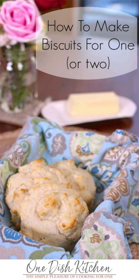 These drop biscuits are so easy to make and are the best tasting, soft and buttery biscuits! Ready in 20 minutes, this small batch recipe delivers the perfect number of biscuits to serve one or two people. Easy step by step instructions included in the recipe. Single Serving Biscuit, Biscuits For One Or Two, Drop Biscuits For Two, Biscuits For Two Easy, Joanie One Dish Kitchen, Biscuits For One, Mug Biscuit, Easy Drop Biscuits, Make Biscuits