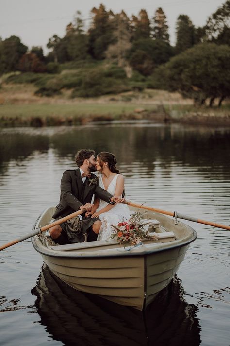 Bride and groom on a small row boat on the loch at Cardney Estate wedding venue Row Boat Wedding Photos, Bride And Groom Table Outdoor, Wedding Boat Pictures, Wedding Boat, Rustic Wedding Table Setting, Boat Photoshoot, Bridal Bodysuit, Aurora Wedding, Wedding Nature