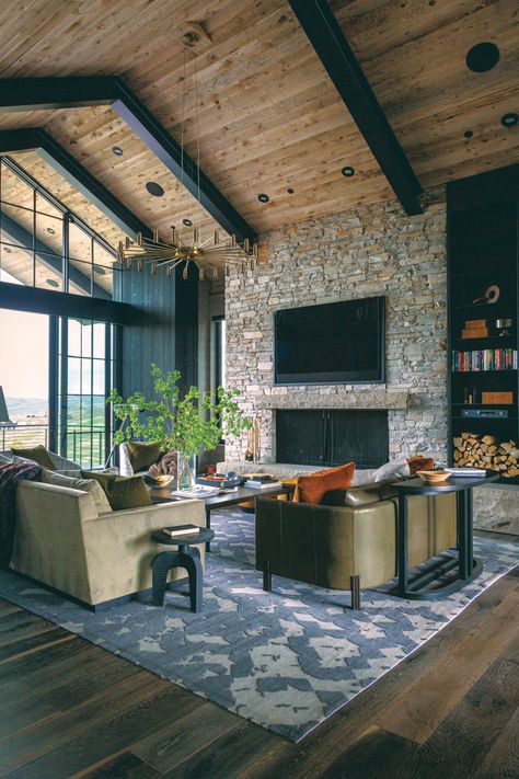 A Blend of Modern Lines and a Mountain Vernacular Inspire a New Park City Build - Mountain Living Mountain Lodge Interior, Mountain Modern Living Room, Mountain Homes Interiors, Lodge Interior Design, Mountain House Interior, Oak Paneling, Mountain Living Room, Modern Mountain Cabin, Mountain House Design