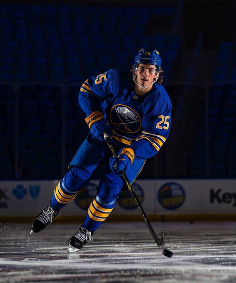 buffalo sabres Owen Power, Nhl Hockey Players, Buffalo Sabres Hockey, Sabres Hockey, Hockey Guys, Power Wallpaper, Hot Hockey Players, Buffalo Sabres, Hockey Teams