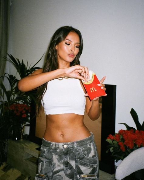 Maya Jama Instagram, Mcdonald's Fries, Maya Jama, Pretty Babe, Low Cut Dresses, Tv Presenter, Insta Photo Ideas, Fitness Inspo, Low Cut