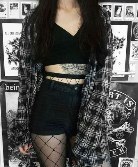 Fishnet Outfits, Fishnet Outfit, Look Grunge, Mode Emo, Outfit Grunge, Goth Outfit, Mode Grunge, Fest Outfits, Hipster Grunge