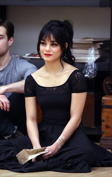 Black Hair Black Outfit, Black Hair Celebrities, Vanessa Hudgens Short Hair, Black Hair With Bangs, Vanessa Hudgens Hair, Vanessa Hudgens Style, American Hairstyles, 42nd Street, Long Hair With Bangs