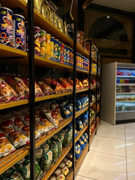 Convenience Store Interior Design, Mini Grocery Store Design, Small Supermarket Design Ideas, Mini Market Store Ideas, Grocery Store Aesthetic, Supermarket Ideas, Mini Grocery Store, Supermarket Design Interior, Grocery Store Shelves