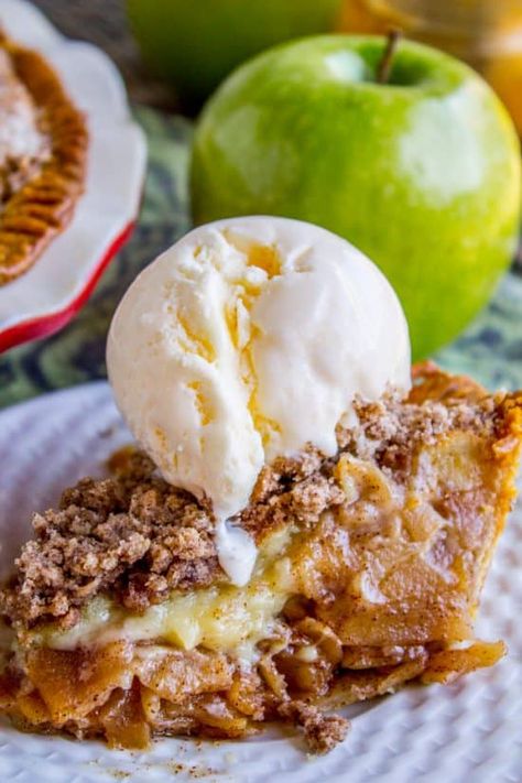 Apple Custard Pie, Apple Custard, Custard Apple, The Food Charlatan, Apple Recipe, Cinnamon Streusel, Apple Pie Recipe, Food Charlatan, Custard Pie