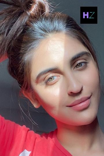 Clear Glowing Skin Photo, Clear Beautiful Skin, Krystal Dsouza Saree, Beautiful Clear Skin, Krystle D'souza, How To Get Crystal Clear Skin, Glowing Skin Goals, How To Get Clear Glowing Skin, Glowing Skin Photo