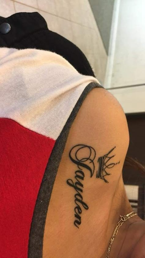 Son And Daughter Name Tattoo For Mom, Boy Name Tattoos For Women, Name Tattoos On Women, Jayden Tattoo Names Design, Jayden Name Tattoos, Crown Tattoo With Name, Name On Chest Tattoo Female, Name Hand Tattoos For Women, Simple Name Tattoos For Women