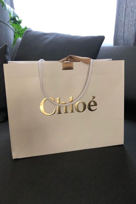 Luxury Paper Bag, Shopping Bag Design, Paper Bag Design, Luxury Packaging Design, Packaging Ideas Business, Clothing Packaging, Retail Bags, Branding Design Packaging, Packaging Bag