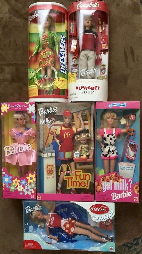 Old Fashion Barbie Dolls, Barbie Dolls In Boxes, Rare Barbie Dolls, Barbie 2000 Dolls, Nhac Chill, 2000s Barbie Dolls, 90s Barbie Dolls, Barbie Collab, Barbie Doll Food