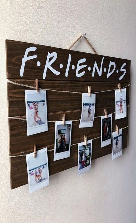 Polaroid Display, Dorms Decor, Teenage Room Decor, Dekor Diy, Hiasan Bilik, घर की सजावट, Cute Room Decor, Friends Tv Show, Décor Diy