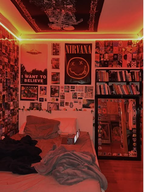 Grunge Bedroom, Gift Bag Ideas, Chill Room, New Room Ideas, Grunge Room, Cool Room, Indie Room, Future Room, Dreamy Room