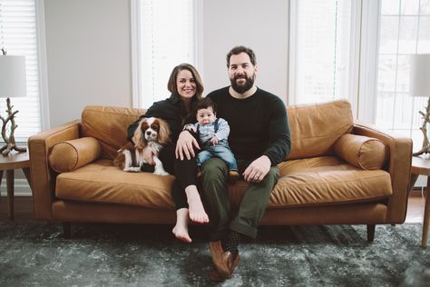 Couch Family Photoshoot, Sofa Photoshoot, Tiktok Template, Baby Couch, Studio Family Portraits, Family Photos With Baby, Polaroid Picture, Newborn Family Photos, Family Picture Poses