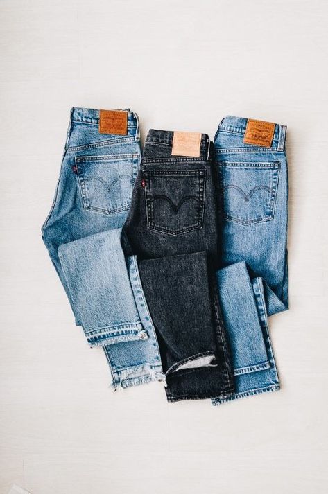 501 Levis Women Outfits, Levis Jeans Women, Levi Jeans Outfit, Graceful Aging, Clad And Cloth, My Chic Obsession, French Wardrobe, Moda Denim, Jeans Outfit Summer