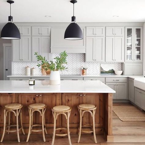 Cabinet Color... Here, the Best Gray Kitchen Paint Colors So You Don't Have to Sample 50 Shades Sensible Hue, True Grey Paint Color, Grey Painted Kitchen, Teal Kitchen, Kitchen Paint Colors, Grey Paint Colors, White Countertops, Grey Kitchens, Grey Cabinets