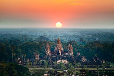 Experts share their recommendations for every type of traveller. #SOdomino #vegetation #sky #nature #evening #landmark #cloud #hillstation #atmosphericphenomenon #morning #horizon Ta Prohm, Tonle Sap, Battambang, Angkor Wat Cambodia, Vietnam Voyage, Angkor Wat Temple, Ancient Temple, Visit Asia, Siem Reap Cambodia