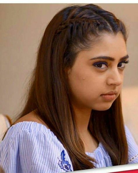 Middle Part Open Hairstyles, Niti Taylor Hairstyles, Open Hair Braid Hairstyles, Shin Suri, Front Hairstyles For Open Hair, Hairstyle For Straight Hair, Reign Hairstyles, White Braids, Front Hairstyles