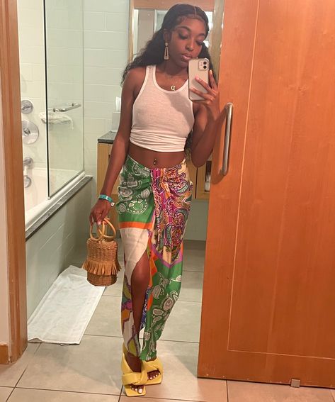 Tropical Outfit Ideas Black Women, Summer Vacay Outfits Black Woman, Black Girls Vacation Outfits, Vacation Outfits Miami, Tropical Trip Outfits, Tropical Outfits Black Women, Island Girl Outfit Black Women, Cancun Outfits Night Resort Wear, Cabo Outfits Black Women