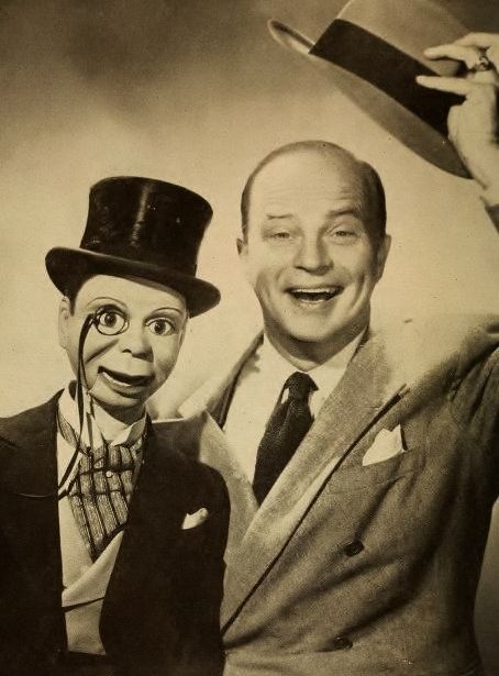 Edgar Bergen and Charlie McCarthy Shari Lewis, Ventriloquist Doll, Charlie Mccarthy, Golden Age Of Radio, Ventriloquist Dummy, Insect Crafts, Punch And Judy, Archie Andrews, Old Time Radio