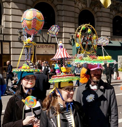 25 Reasons I Absolutely Adore the NYC Easter Bonnet Parade - New York Cliché Easter Bonnet Competition, Easter Bonnet Parade, Easter Hat Parade, Homecoming Spirit Week, Old Lady Costume, Homecoming Spirit, Crazy Hat Day, Easter Hats, Hat Day