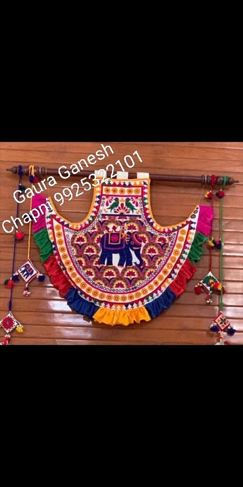 Sadu Bharat Rumal, Sadu Bharat Toran, Vana Decoration, Rumal Design, Sadu Bharat, Baby Decor Diy, Lace Fancy, Kutch Work Designs, Hand Work Design