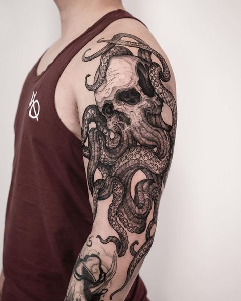 Octopus Tattoo Ideas, Small Octopus Tattoo, Octopus Tattoo Designs, Tentacle Tattoo, Octopus Tattoo Sleeve, Engraving Tattoo, Octopus Tattoo Design, Tattoo Shoulder, Octopus Tattoos