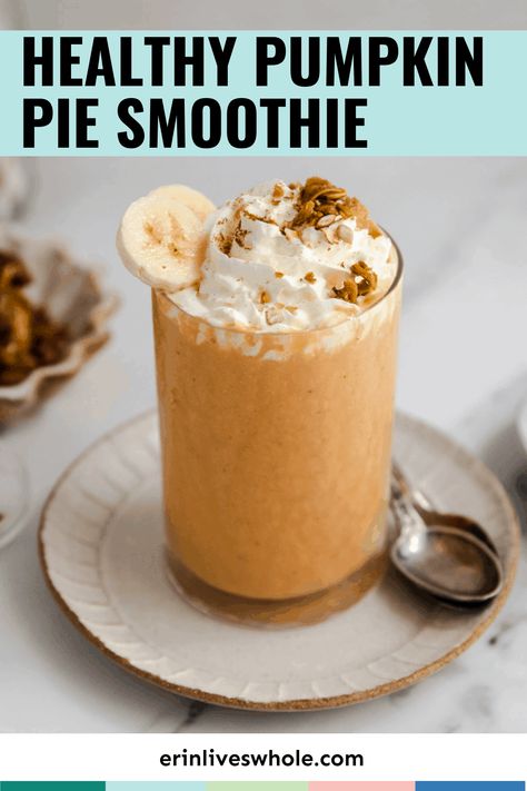 This healthy pumpkin pie smoothie is the perfect fall breakfast or a post-workout snack. It's creamy and filled with real pumpkin puree! Real Pumpkin Puree, Pumpkin Protein Smoothie, Pumpkin Smoothie Healthy, Healthy Pumpkin Pie, Healthy Pumpkin Pies, Pumpkin Pie Smoothie, Pumpkin Smoothie, Smoothie Drink Recipes, Healthy Breakfast Recipes Easy