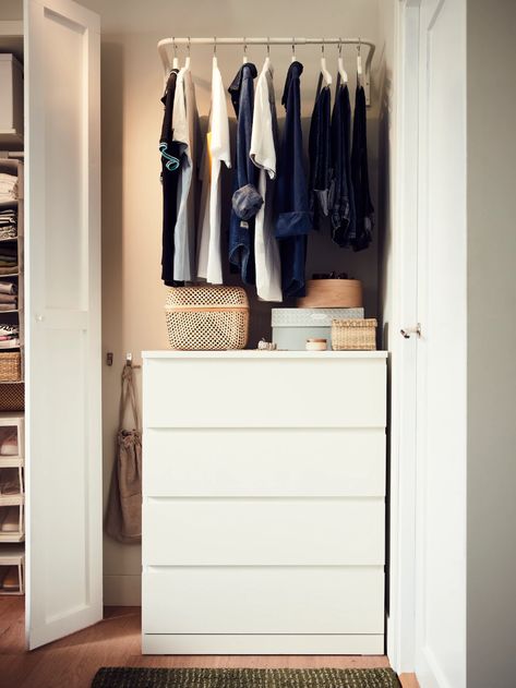 Tiny Bedside Table, Malm Dresser, Wardrobe Systems, Ikea Malm, Mobile Tv, Headboard Storage, Clever Storage Solutions, Tiny Bedroom, Clever Storage