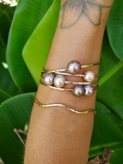 Edison Pearl Bangle, Hammered Bracelet Pink Pearl Bracelet, Hammered Bracelet, Hawaii Jewelry, Edison Pearls, Pearl Bangle, Hammered Rings, Pink Pearl, Earrings Photo, Gold Filled Jewelry