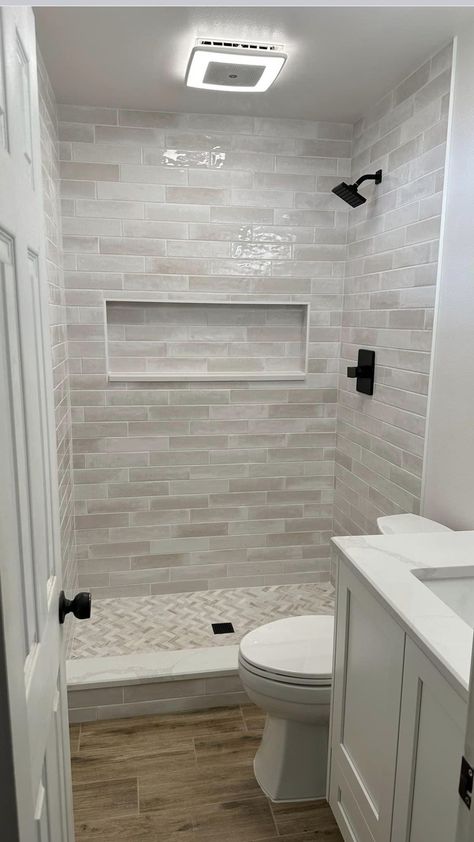 Guest Bathroom Tiles Ideas, Tiny Home Remodel Ideas, Bathroom Small Shower Ideas, Shower Remodel Neutral, Basic Master Bath Remodel, Small Bathroom In Basement Ideas, Bathrooms Shower Ideas, Small Bathroom Ideas Lighting, Unique Walk In Shower Ideas