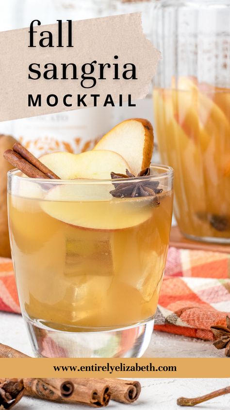 Paleo Fall Drinks, Non Alcoholic Sangria Fall, Carmel Apple Punch Non Alcoholic, Apple Cider Sangria Mocktail, Fall Sangria Non Alcoholic, Apple Mocktail Non Alcoholic, Fall Sangria Mocktail, Apple Juice Mocktail Recipe, Fall Mocktails Non Alcoholic Big Batch