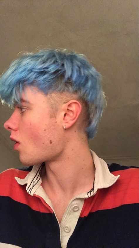 Curly Mowhak Hairstyle Men, Mowhak Hairstyle Mens, Blue Hair Mullet, Mowhak Hairstyle, Blue Mullet, Short Blue Hair, Male Haircuts Curly, Androgynous Hair, Light Blue Hair