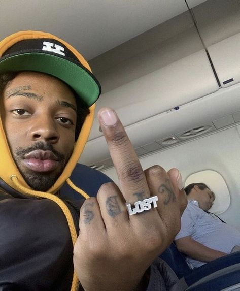 Brent Faiyaz Tattoo, Baby Brent, Christopher Wood, Brent Faiyaz, Rap Aesthetic, Cute Rappers, Mia 3, 25th Birthday, Black Boys