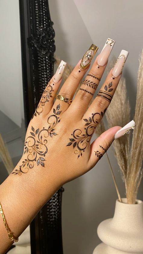 Cute Henna Designs, Cute Henna Tattoos, Henna Style Tattoos, Small Henna, Tattoo Designs Hand, Henna Inspired Tattoos, Henna Nails, Cute Henna, Tato Henna