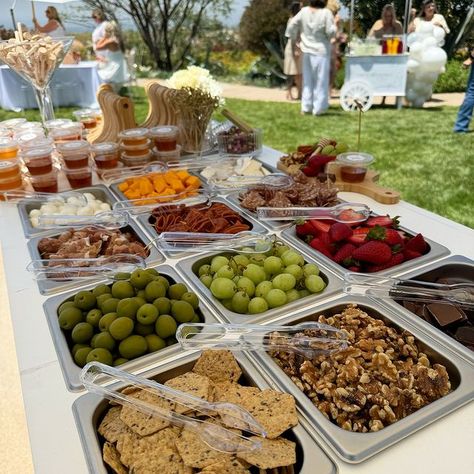 Snack Cart Ideas For Party, Charcuterie Vendor Booth Ideas, Charcuterie Board Cart, Charcuterie Bar Cart, Charcuterie Cart Business, Charcuterie Cart Ideas, Mobile Charcuterie Cart, Snack Cart Party, Charcuterie Cart