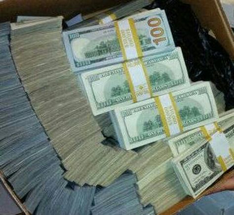 this is actually from a drug bust in los angeles Money Stacks, Gold Money, Money On My Mind, Dollar Bills, Money Magnet, Cash Money, Rich Lifestyle, Money Goals, Money And Happiness